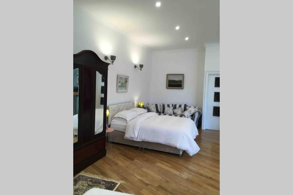 The Loft @ Clifden Bay Apartments ภายนอก รูปภาพ