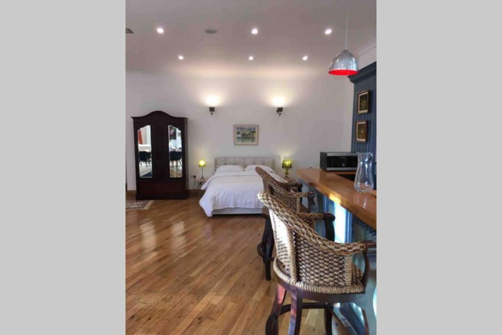 The Loft @ Clifden Bay Apartments ภายนอก รูปภาพ